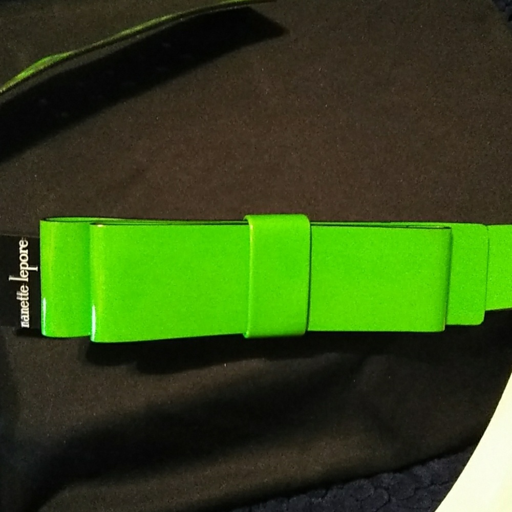 💚 NEW NANETTE LEPORE GENUINE LEATHER NEON🎀 BELT